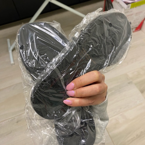 Brand new silver chain sandals from Vici size 5 - Picture 2 of 2